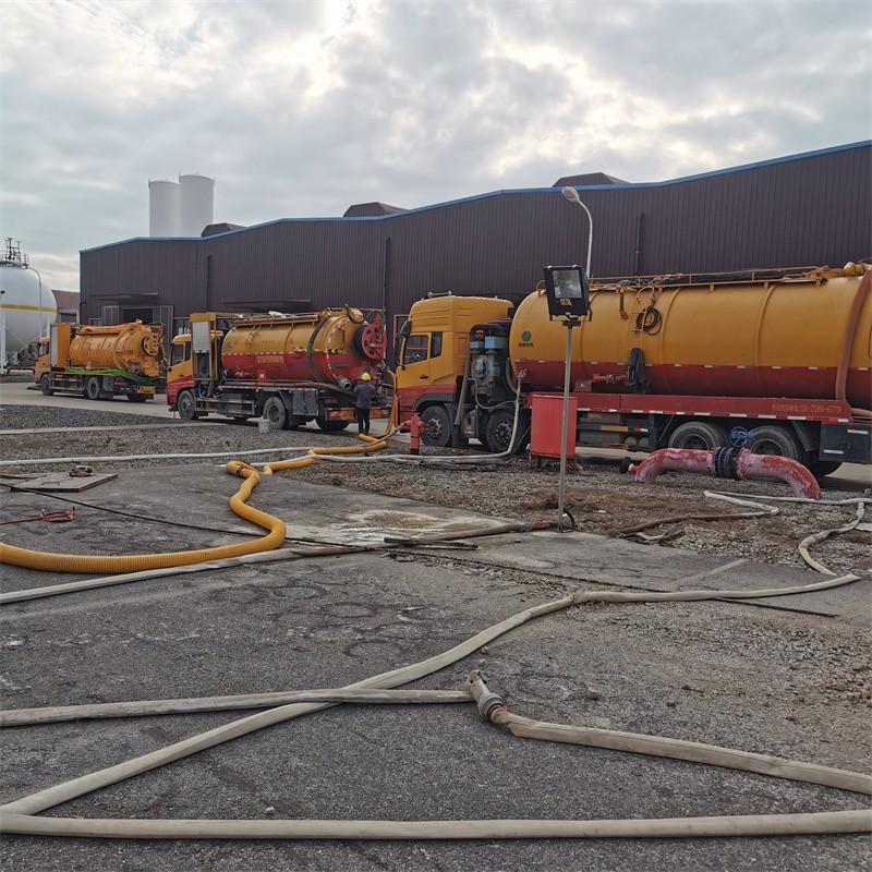 曲松污水池清理