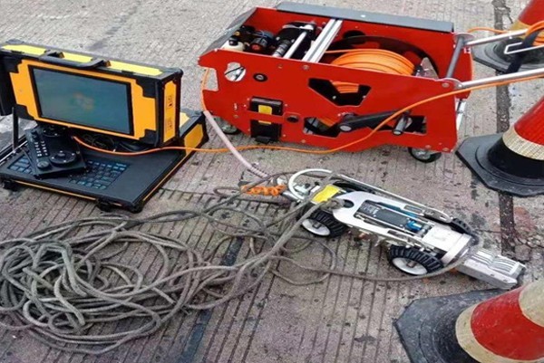 曲松CCTV管道检测机器人