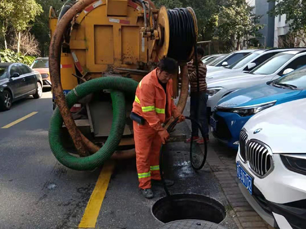 曲松排污管道清淤